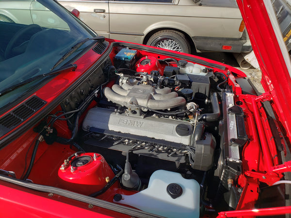BimmerHeads built BMW M20 Super Sport 2.5L engine in this completely restored E30.