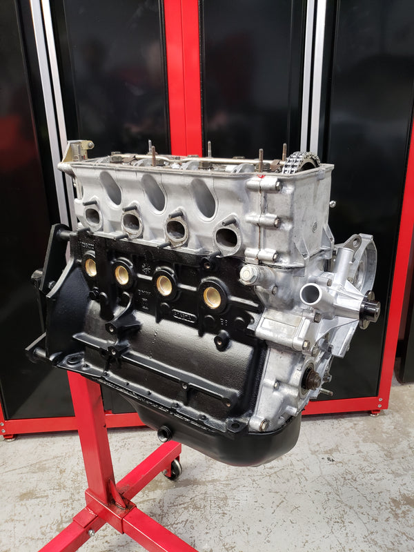 BimmerHeads built BMW 2002tii M10 engine with forged pistons.